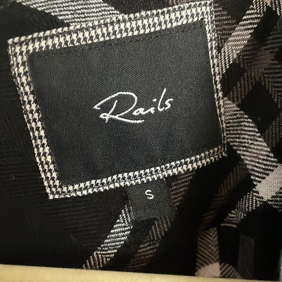 Rails Shirt, Sz S, black plaid flannel like - Picture 2 of 6